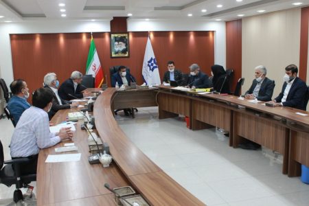 جلسه بازگشایی پاکت های مناقصه تخلیه و بارگیری ۵۰۰هزار تن شکر وارداتی در بندر امام خمینی (ره)